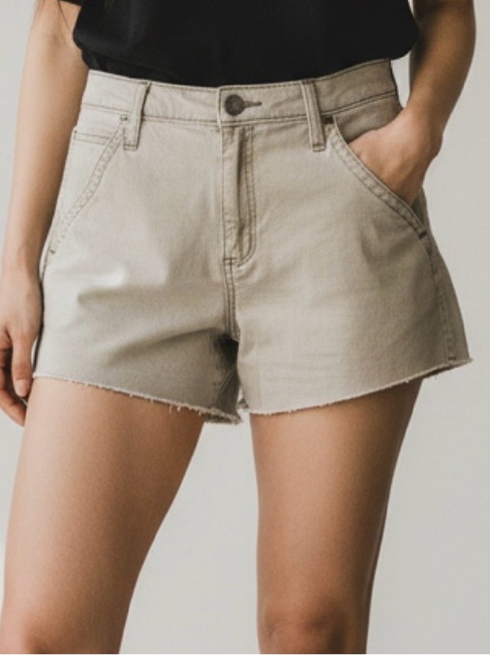 Frayed Hem Women's Denim Shorts - Light Tan